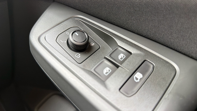 Ford Transit Connect 230 L2 Diesel 2.0 EcoBlue 102ps Limited Van